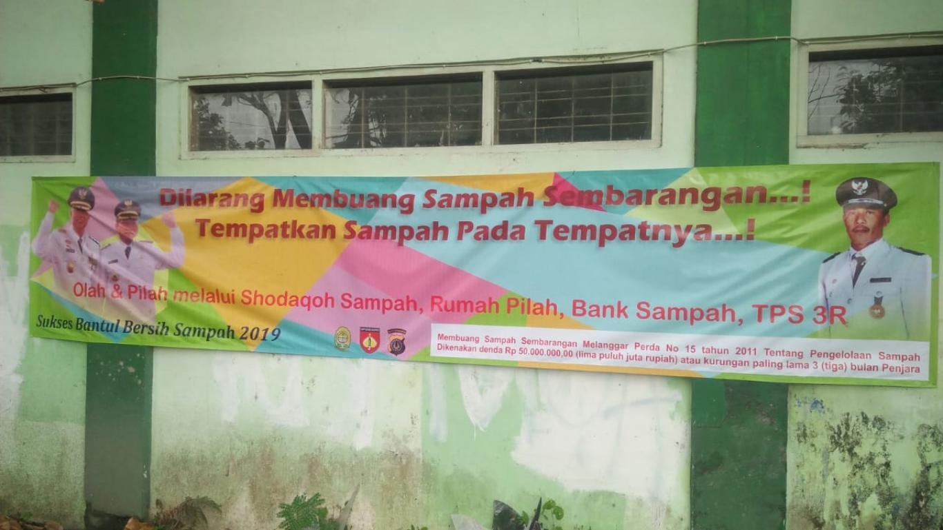 Pemasangan Spanduk Larangan Pembuangan Sampah Sembarangan Website