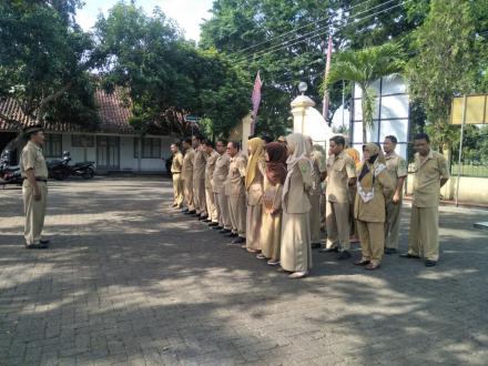 Apel Rutin Senin Pagi Pamong dan Staff Desa Trirenggo