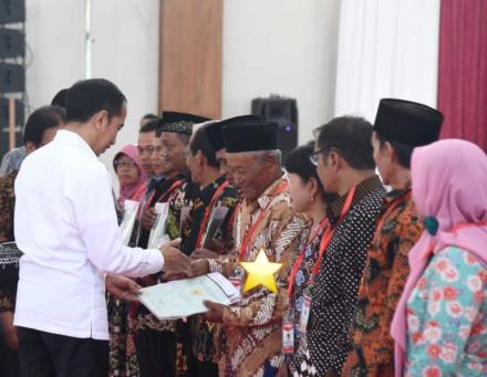 Presiden Jokowi Bagikan 3.326 Sertifikat Tanah di Yogyakarta, Salah Satunya Warga Trirenggo