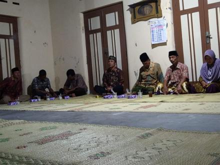 Pertemuan Rutin Warga Masyarakat Bakulan RT 03