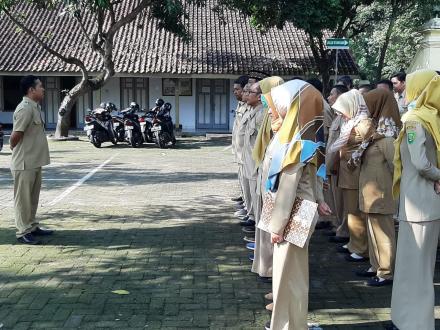 Apel Rutin Senin Pagi Pamong dan Staf Desa Trirenggo